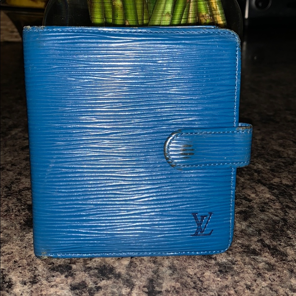 Authentic Louis Vuitton Wallet - Unisex
